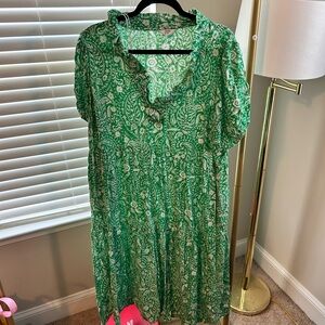 Crown & Ivy Green and White Midi Dress